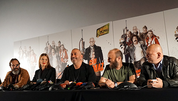 'Ali Baba ve Yedi Cceler'in basn gsterimi yapld