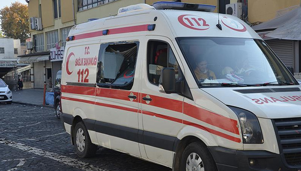 Diyarbakr'dan ac haber: 1 polis daha ehit oldu