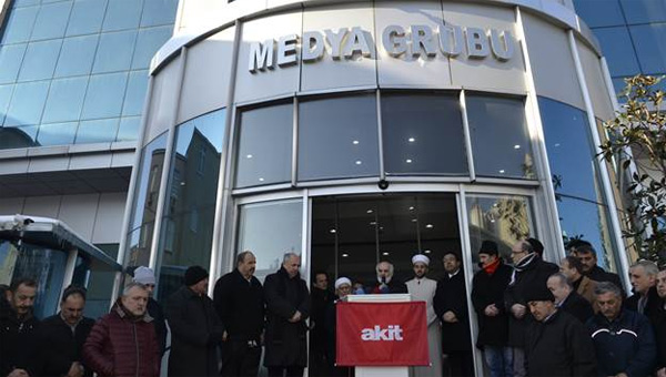 Hasan Karakaya iin ilk tren gazete binasnda