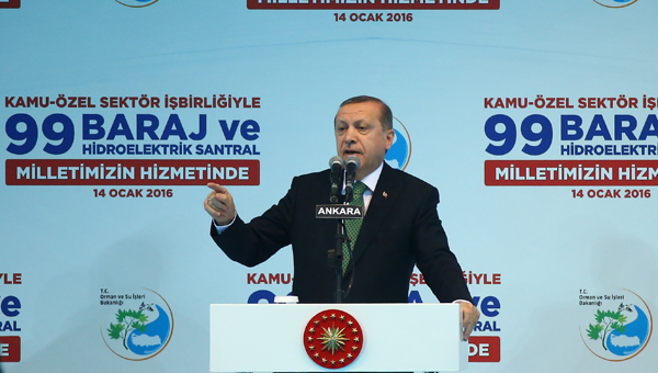 Cumhurbakan Erdoan'dan Cumhuriyet'e 'Sultanahmet' eletirisi