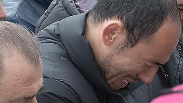 Umut Bulut, babasn son yolculuuna gzyalaryla uurlad!
