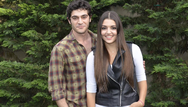 Ak Laftan Anlamaz dizisi geliyor