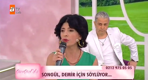 Esra Erol, Songl' Zuhal Topal'n elinden kapt