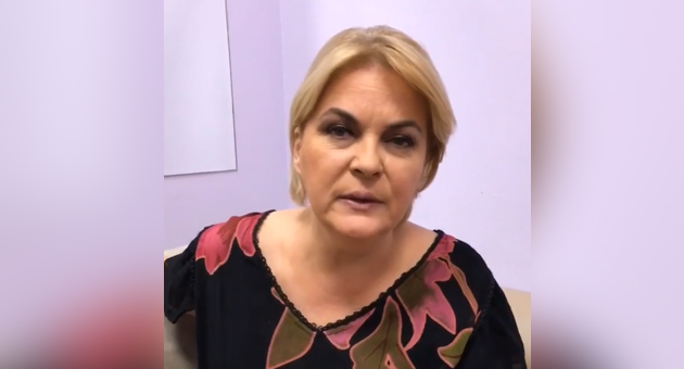 Nurseli diz, 'Renkli Sayfalar' byle ifa etti!