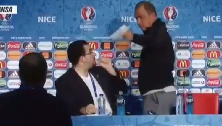 Fatih Terim tercman Trker Tozar'a sinirlendi! Basn toplantsn terketti