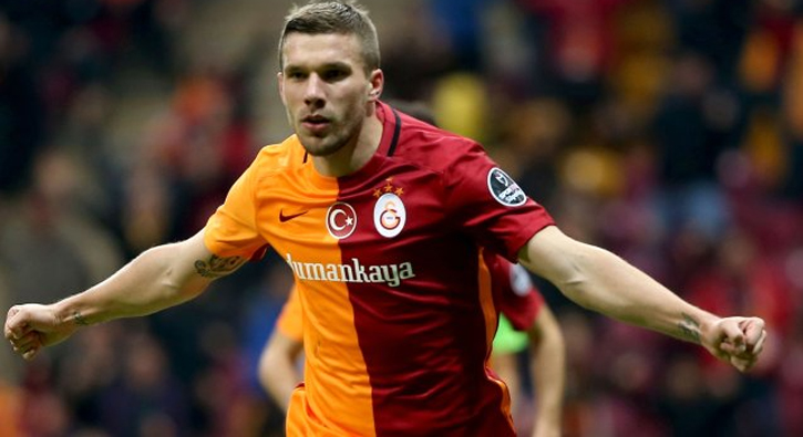 Lukas Podolski'den Fenerbahelileri kzdran paylam
