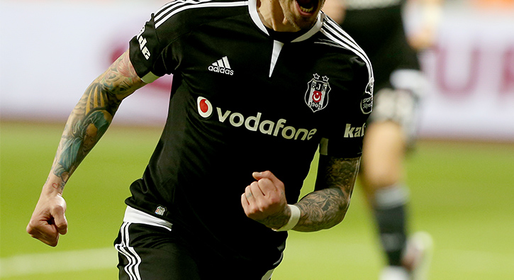 Jose Sosa, �enol G�ne�'i �ileden ��kard�