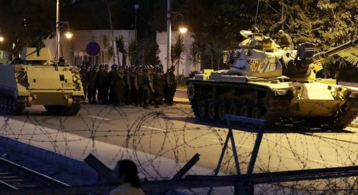 Gizli telsiz a�� bile kurmu�lar