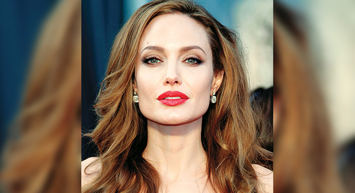 Tek rujla Angelina Jolie dudaklar!