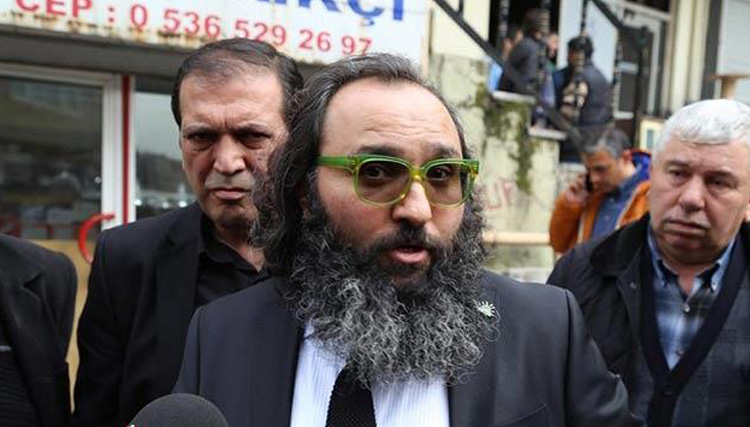 FET�'de her yol var! ��te FET�'c� G�k�e F�rat'�n bin bir surat�...