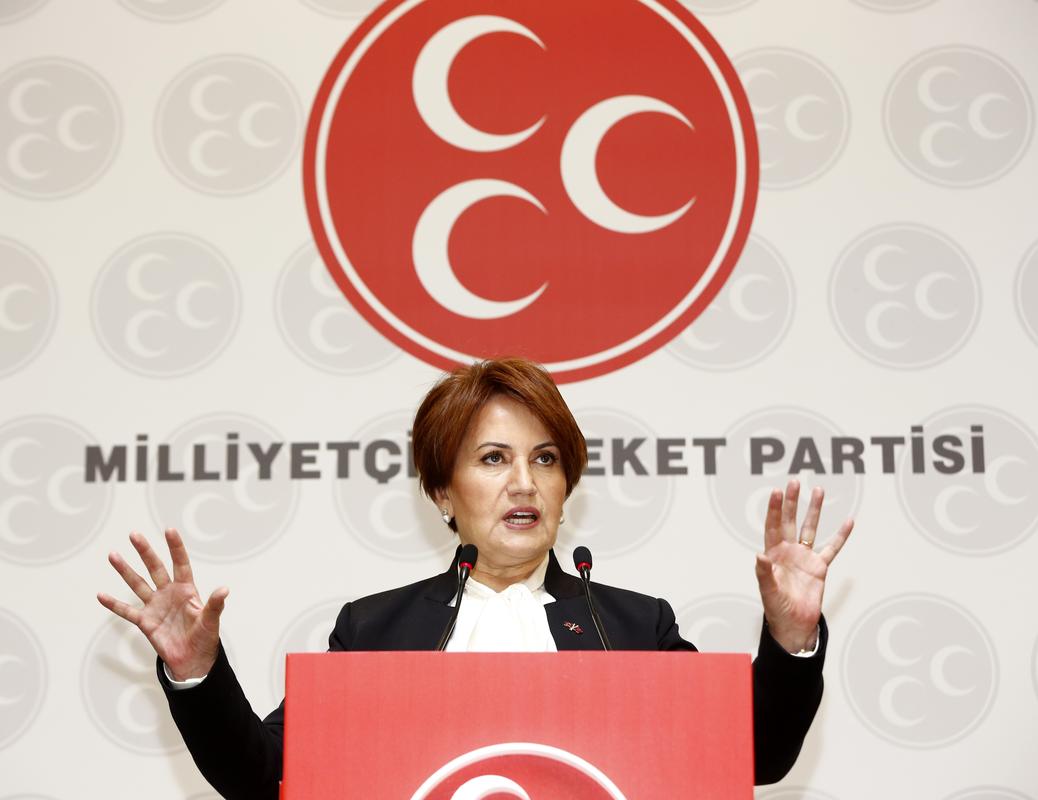 Meral Akener MHP'den ihra edildi