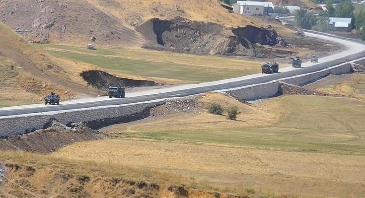 PKK'l� ter�ristlerle ��kan �at��mada 3 asker �ehit oldu