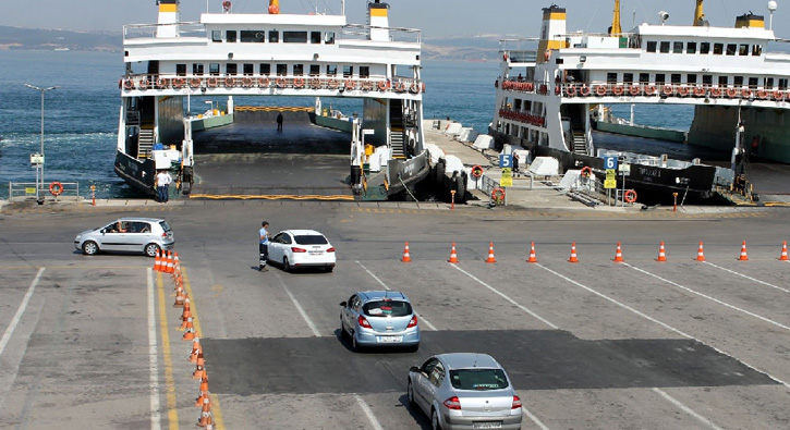 Tatilciler d�n�� yolunda