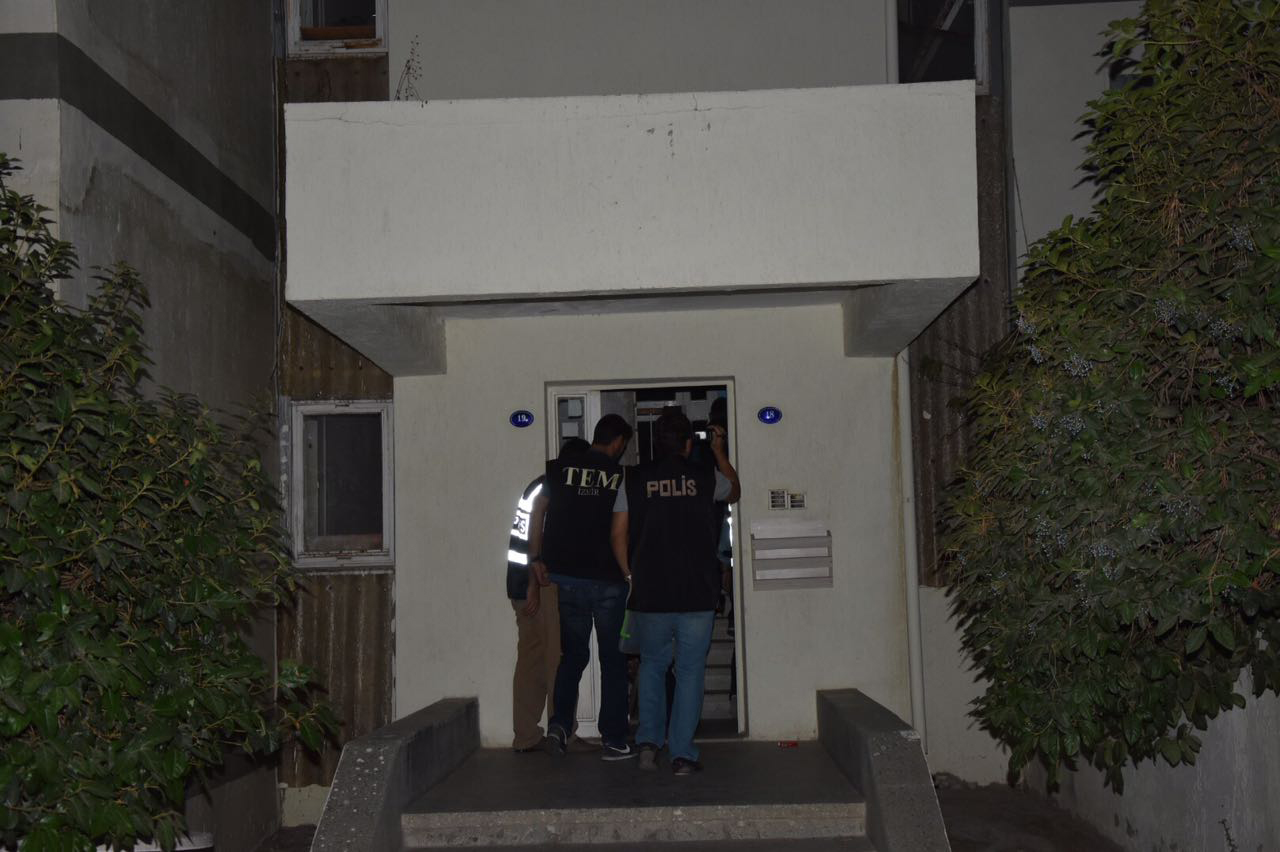 PETK�M lojmanlar�na FET� operasyonu