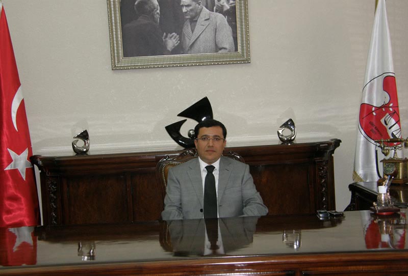 Siirt Baro Ba�kan� Acar g�zalt�na al�nd�
