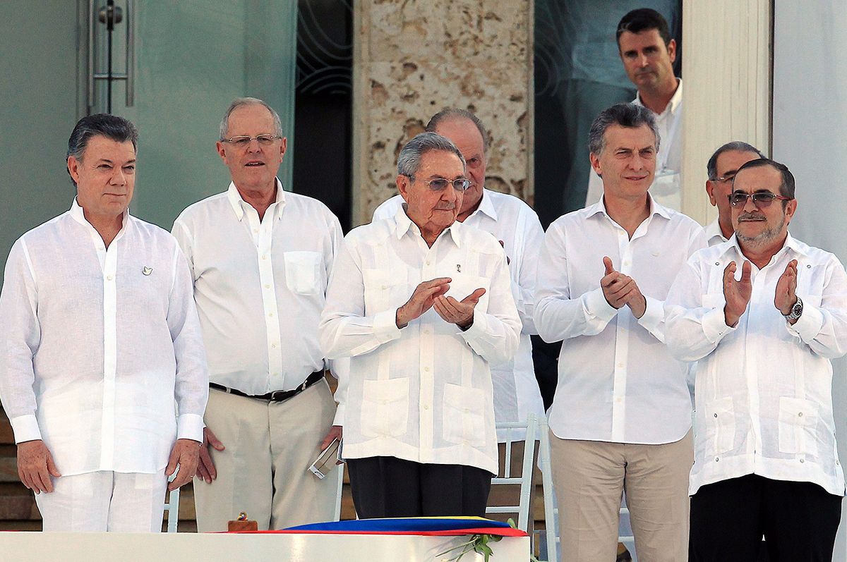 Kolombiya'da tarihi anlama imzaland