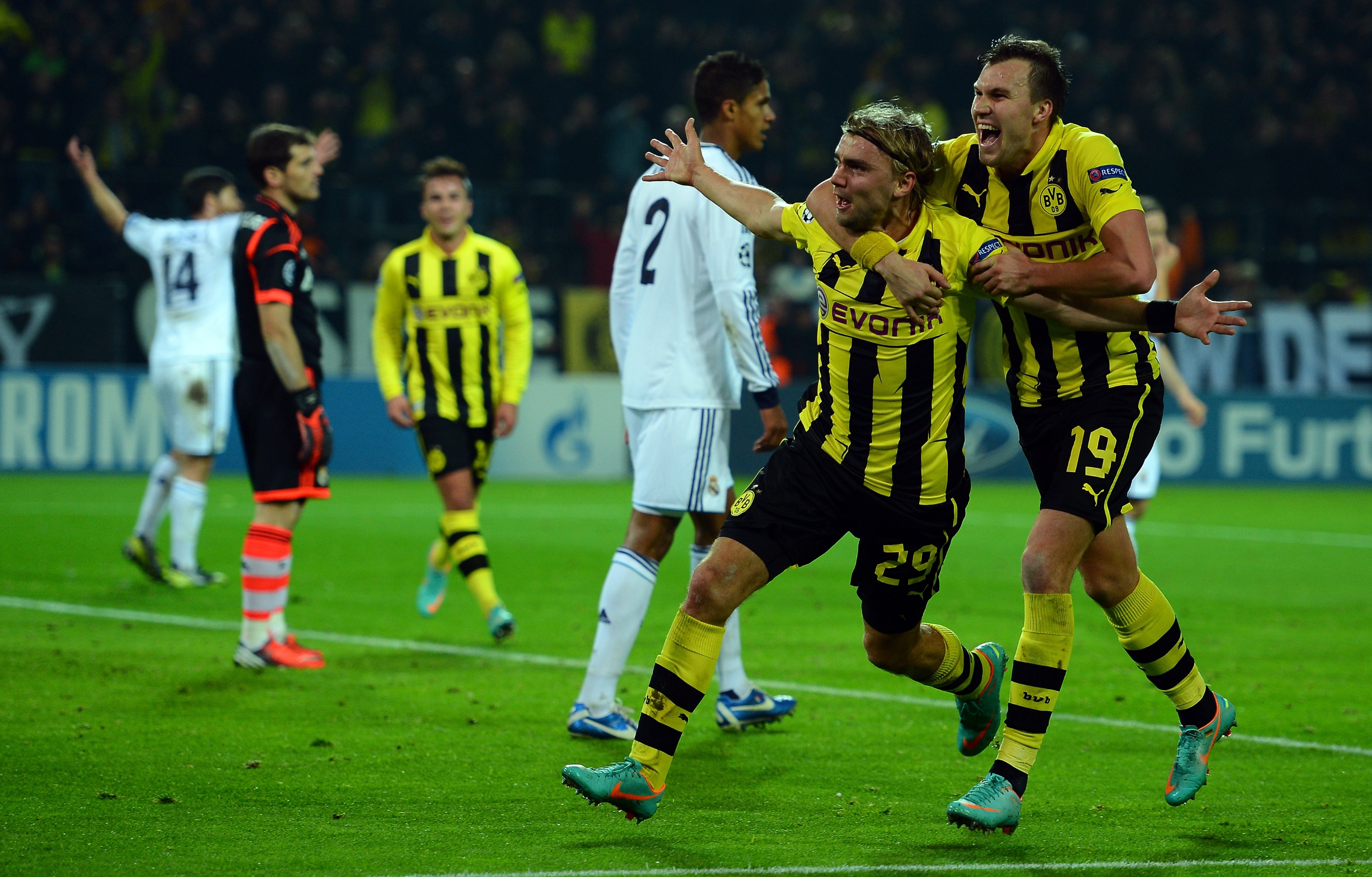 Borussia Dortmund-Real Madrid ma 21:45te TRT 1de ifresiz yaynlanacak