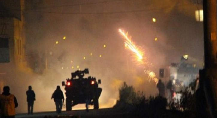 Adana'da polise ses bombal saldr 