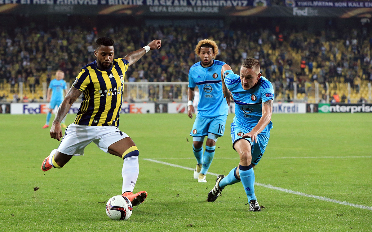 Fenerbah�e'de Lens ve Van der Wiel kadro d���