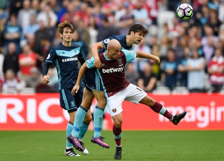 �ngilizler'den G�khan T�re'ye b�y�k hakaret