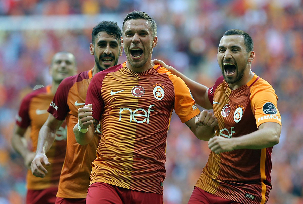 Almanya Podolski'yi konu�uyor