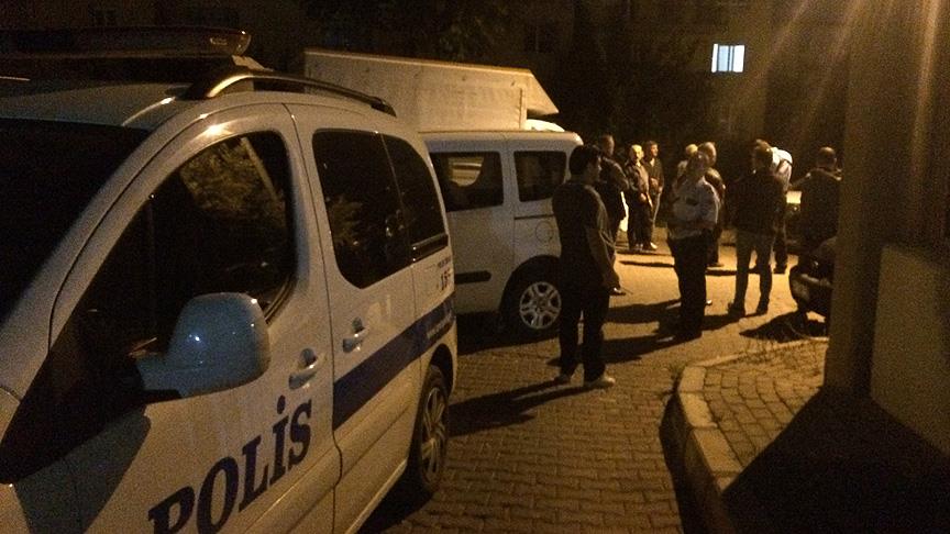 �zmir'de M�T lojmanlar�na sald�r�