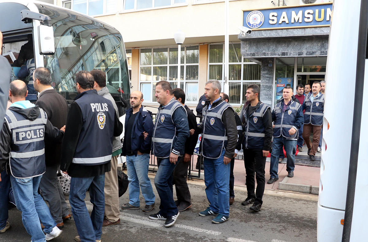 ByLock kullanan 50 ��retmen adliyeye sevk edildi