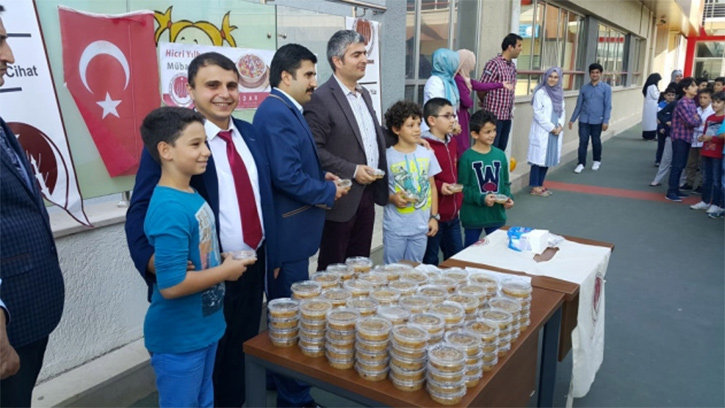 Maltepe'de a�ure ikramlar� yap�ld�