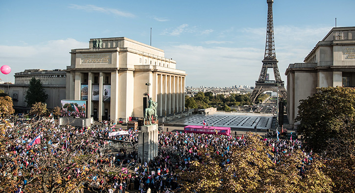 Pariste ecinsellere evlilik hakk tanyan yasa protesto edildi