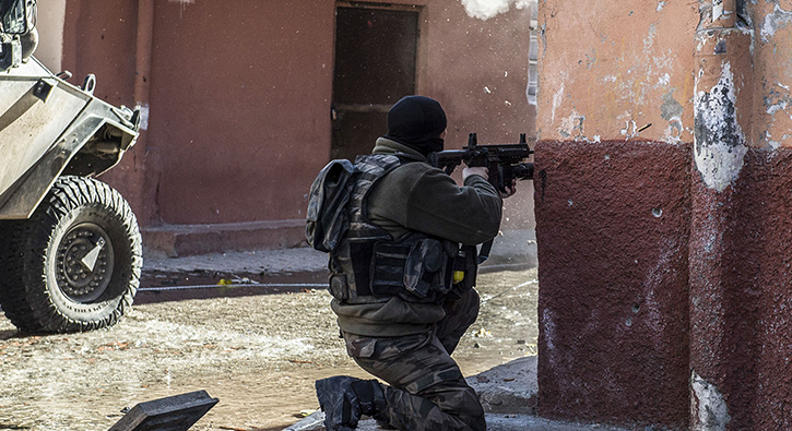 Tunceli'de PKK'l terristlerle atma: 1 askerimiz yaraland