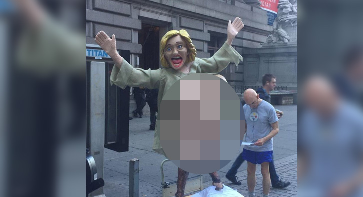 Hillary Clinton'n plak heykelini diktiler