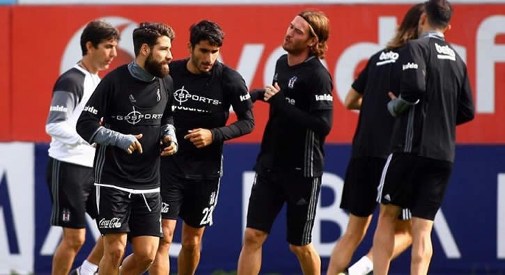 Be�ikta� haz�rl�klar�n� ara vermeden s�rd�rd�