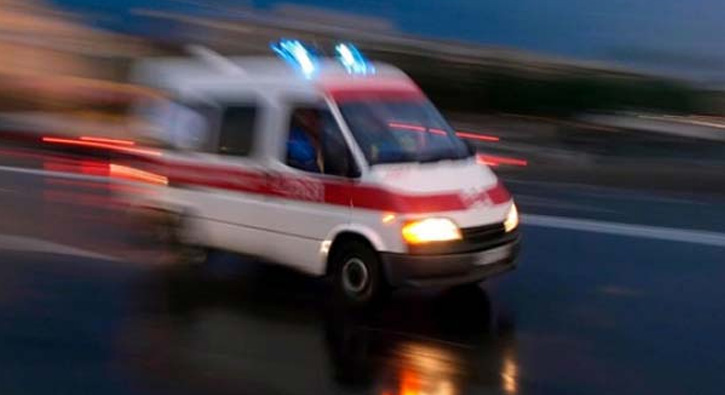 Hasta tayan ambulans kaza yapt: 1 l, 4 yaral