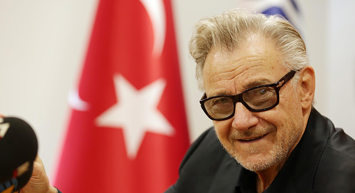 ABD'li akt�r Harvey Keitel g�nl�ndeki ba�kan aday�n� a��klad�: Bir ilk olacak