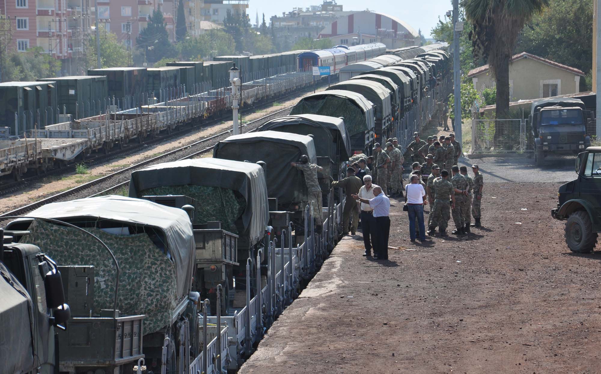 stanbul'dan gelen askeri sevkiyat Gaziantep'e ulat