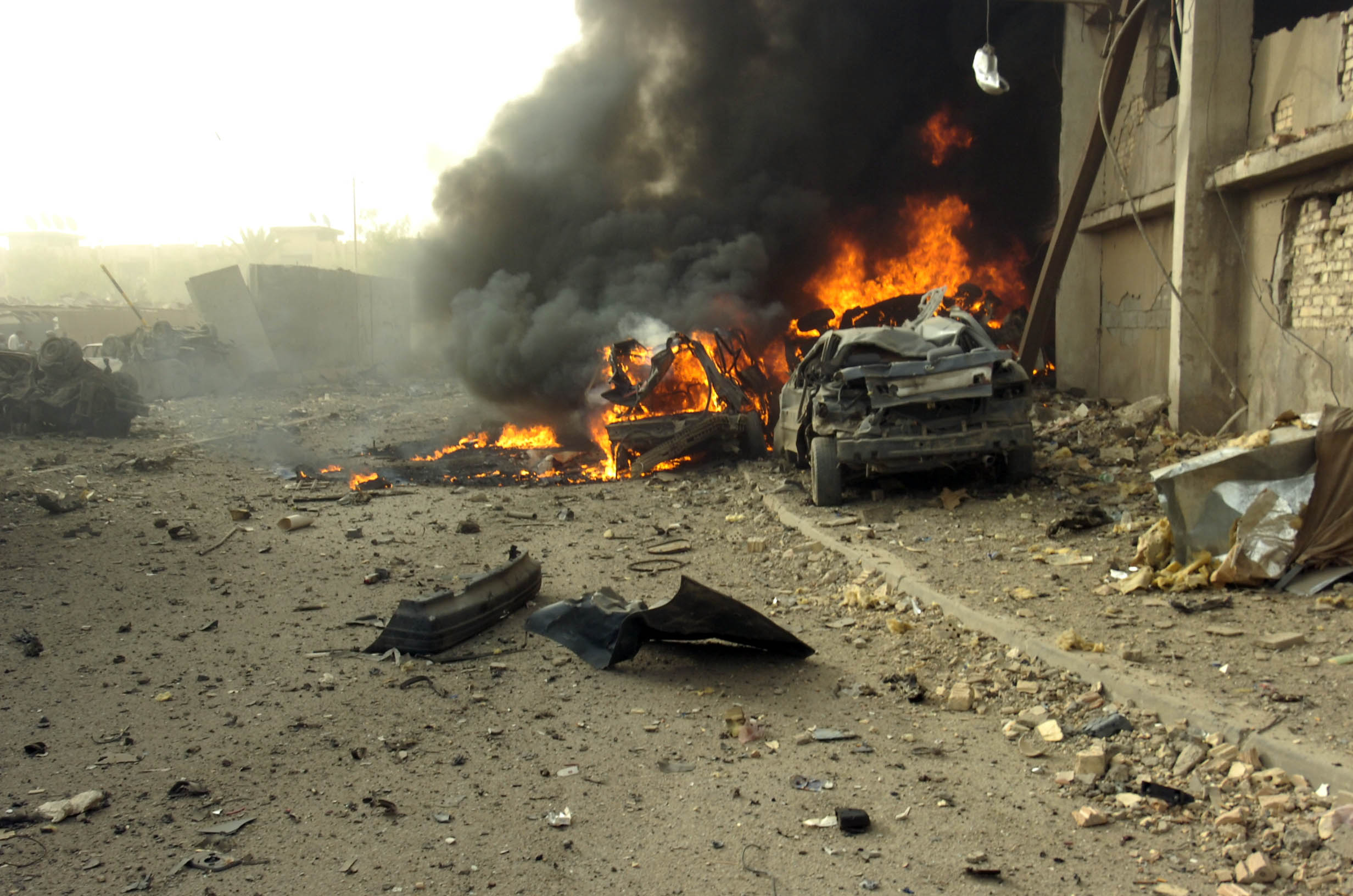 Badat'da bombal saldr: 8 l, 23 yaral