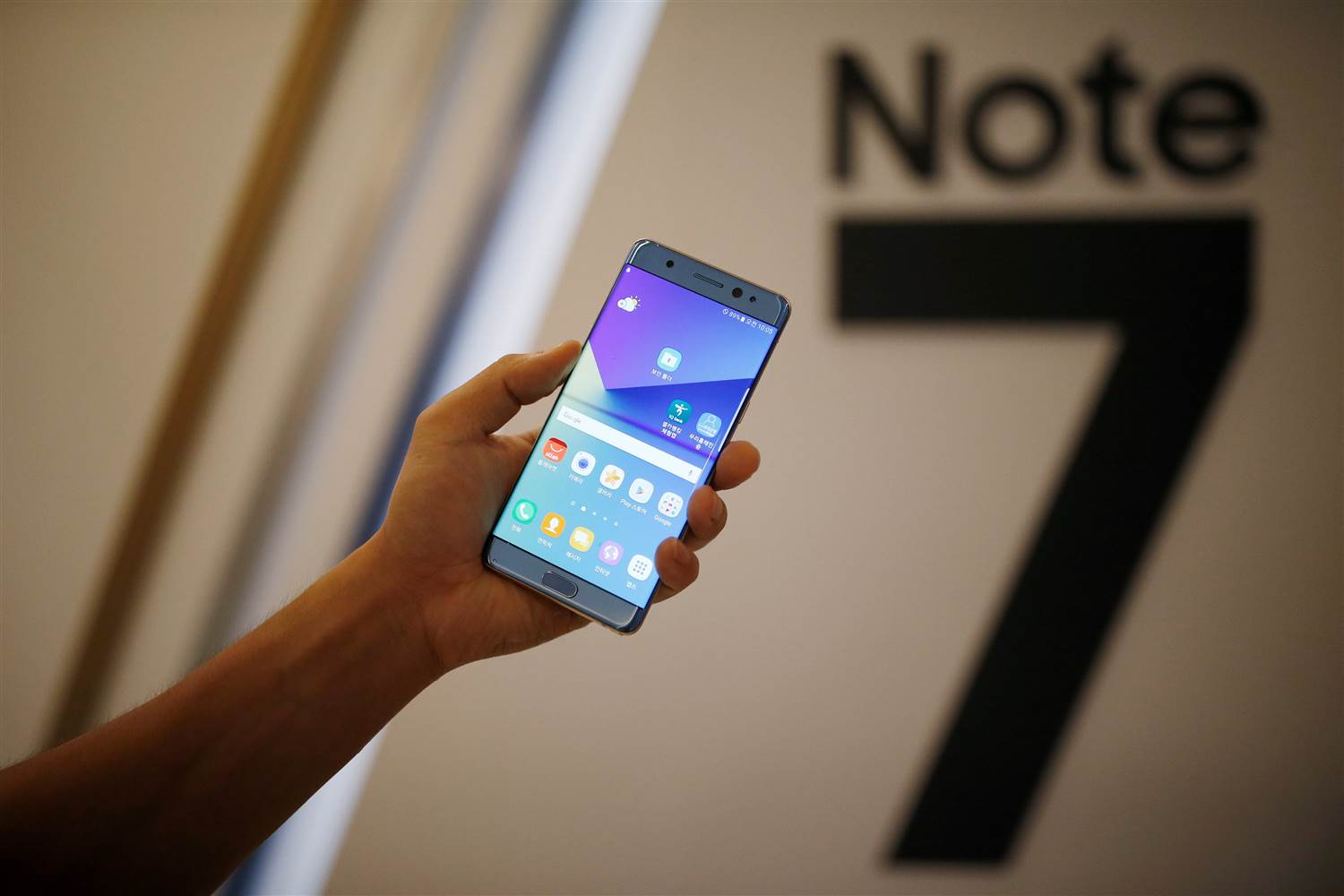 Samsung Galaxy Note 7 iin havayollarnda destek noktalar