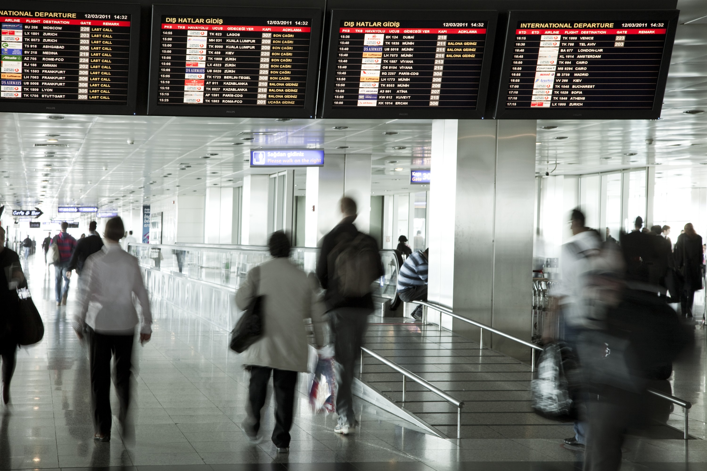 Snr d edilmek istemeyen ahs, Atatrk Havalimannda bileklerini kesti
