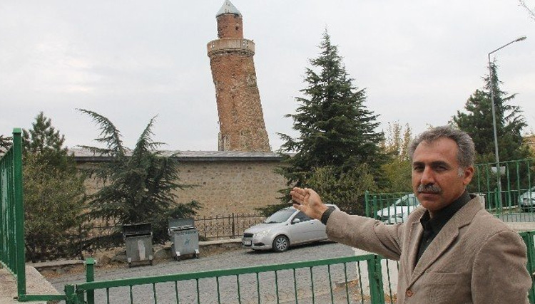 Pisa Kulesi�nden bile daha e�ri