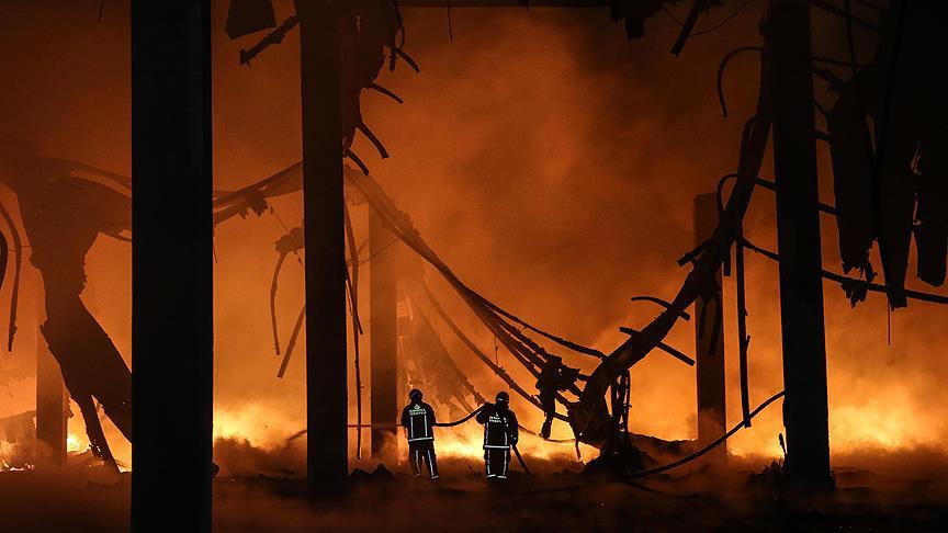 �stanbul'da fabrika yang�n�