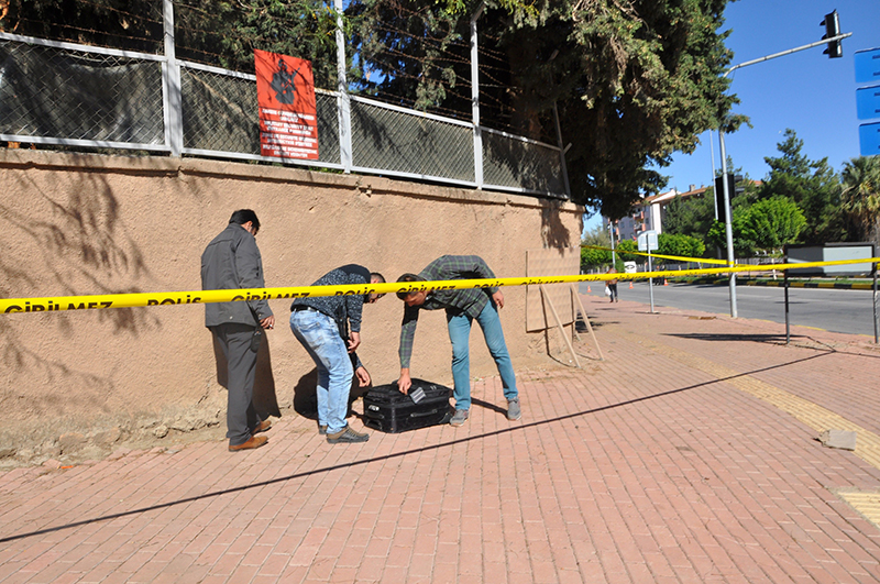 Askeriye �n�ndeki ��pheli paket, tezkere alan askerin valizi ��kt�