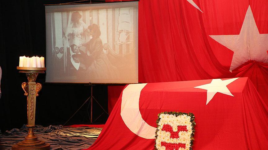 Sanat�� G�n�l �lk� �zcan son yolculu�a u�urland�