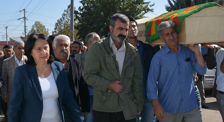 G�zalt�na al�nan 3 HDP'li vekil adliyeye sevk edildi