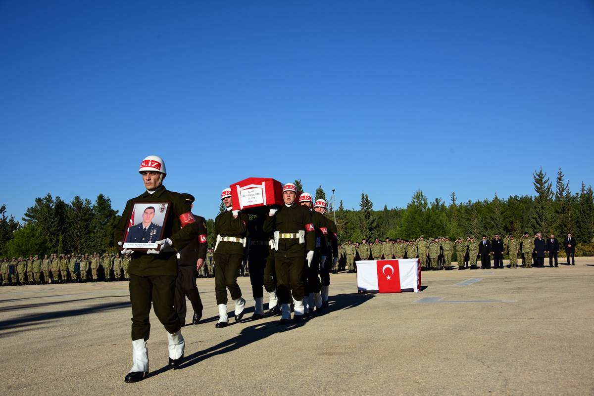 F�rat Kalkan� �ehidi son yolculu�una u�urland�