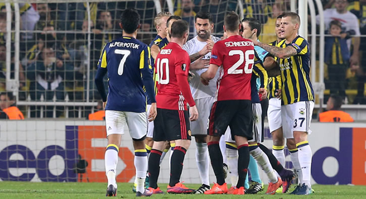 Fenerbah�e kazand� Galatasaray'a yarad�!