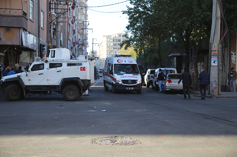 Diyarbak�r Valili�i sald�r�n�n PKK taraf�ndan yap�ld���n� yineledi