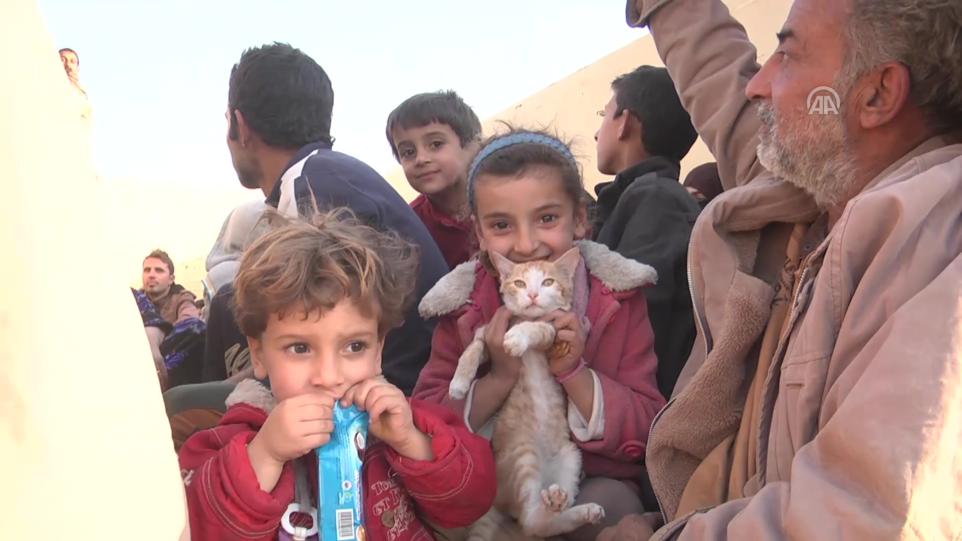 Musul'dan minik kedisiyle ka�t�