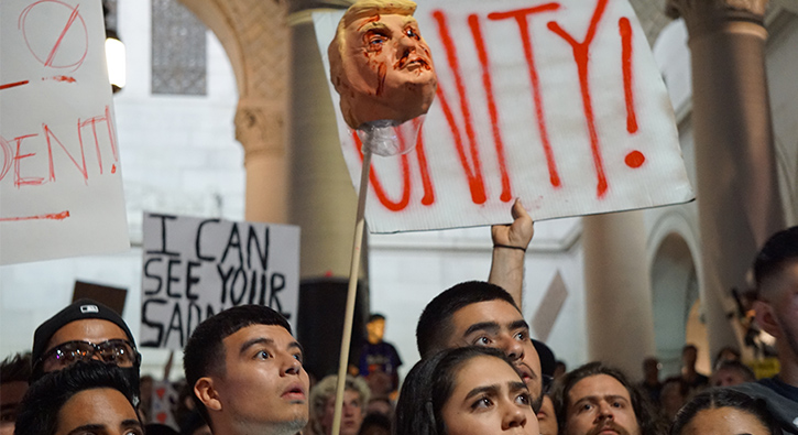 Trump'tan protestolarla ilgili ilk a��klama