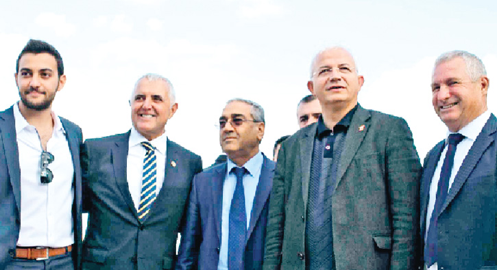 Triyanda Masaln ev sahipleri anahtarlarn ald 