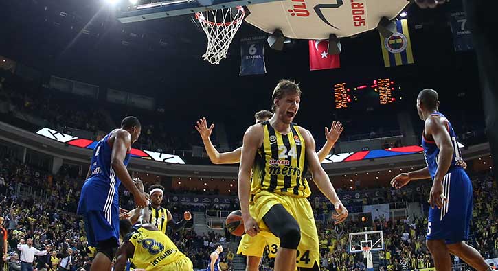 T�rk derbisinde kazanan Fenerbah�e